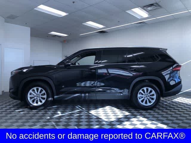 2025 Toyota Grand Highlander XLE photo 3