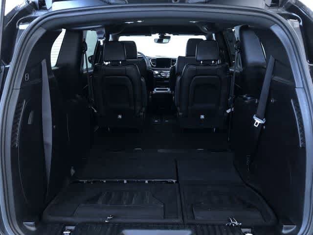 Thumbnail: 2025 Chrysler Pacifica - 32