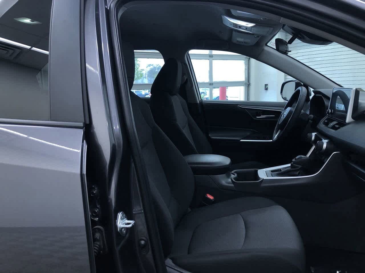 2024 Toyota RAV4 XLE 19