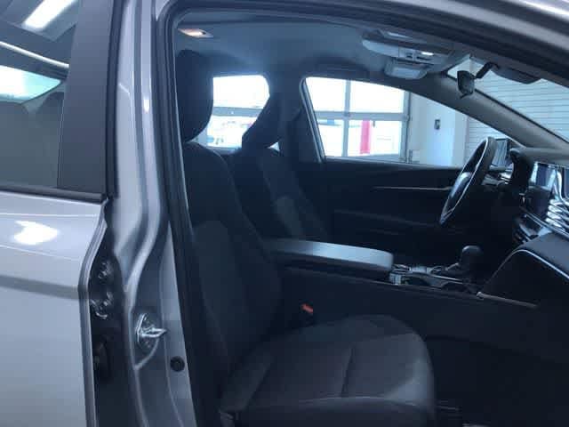 Thumbnail: 2025 Toyota Camry - 14