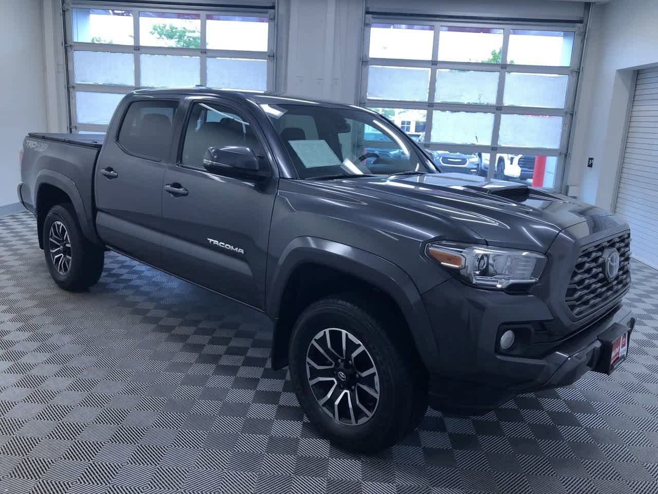 Thumbnail: 2022 Toyota Tacoma - 7