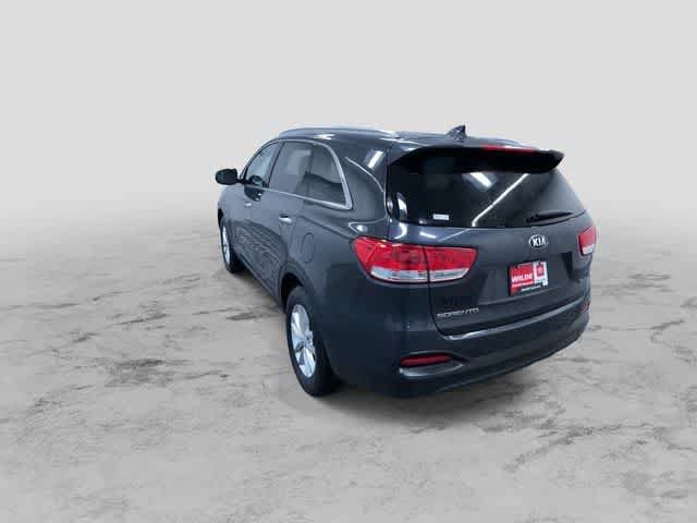 Thumbnail: 2016 Kia Sorento - 8