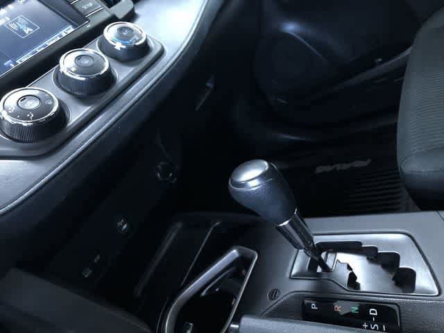 Thumbnail: 2018 Toyota RAV4 - 22