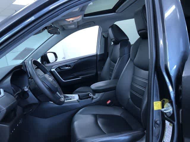 Thumbnail: 2021 Toyota RAV4 - 19