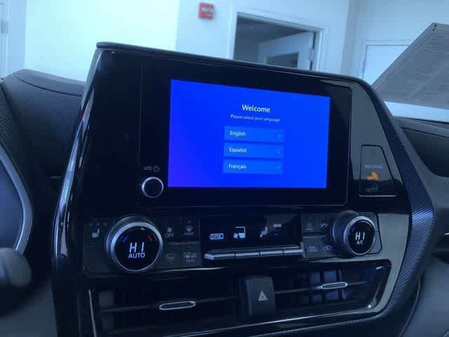 Thumbnail: 2025 Toyota Highlander - 31