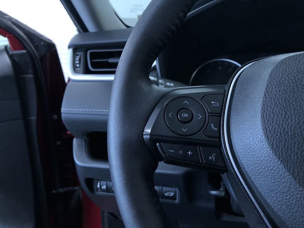 2022 Toyota RAV4 XLE 26