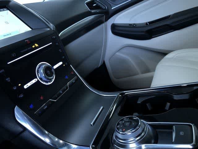 Thumbnail: 2019 Ford Edge - 29