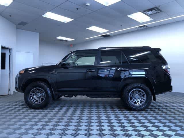 Thumbnail: 2017 Toyota 4Runner - 14