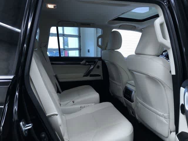 Thumbnail: 2022 Lexus GX - 22