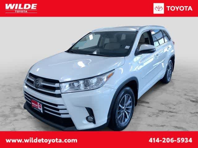 Thumbnail: 2017 Toyota Highlander - 1