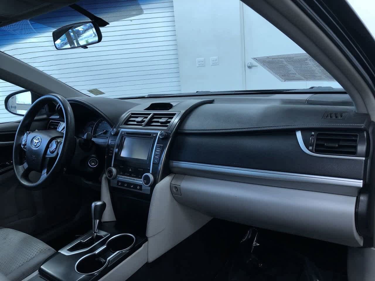 Thumbnail: 2014 Toyota Camry - 23