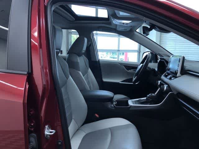 Thumbnail: 2022 Toyota RAV4 - 22