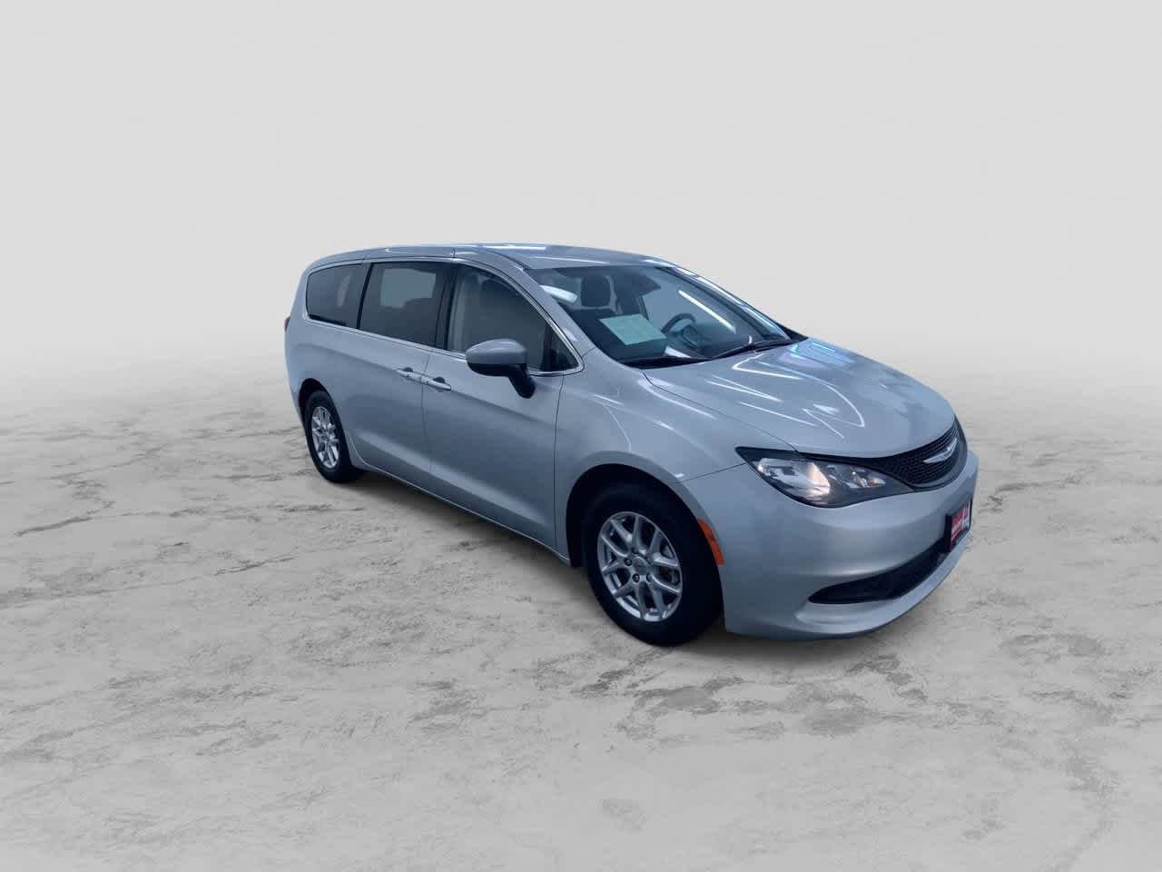2023 Chrysler Voyager LX 3