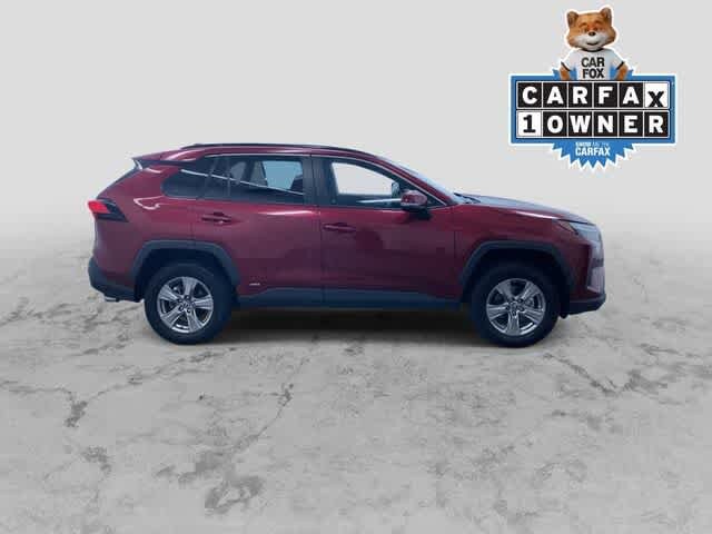 2024 Toyota RAV4 Hybrid XLE photo 2