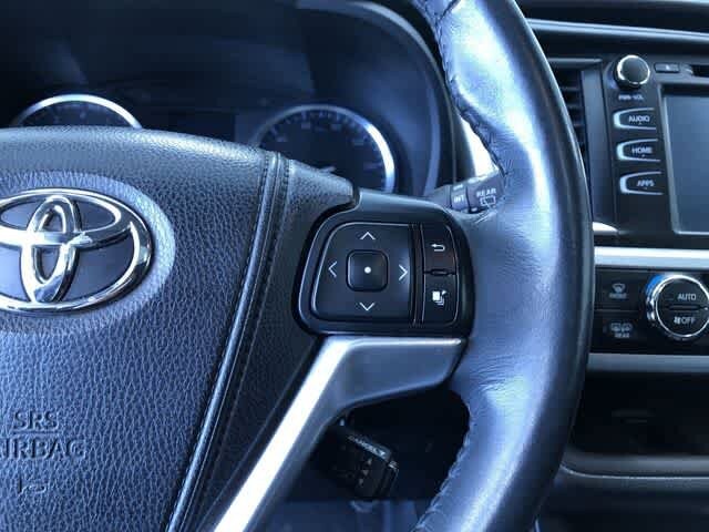 Thumbnail: 2015 Toyota Highlander - 27