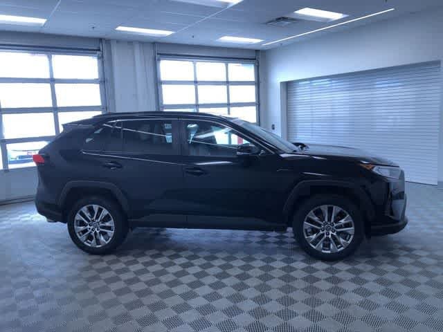 Thumbnail: 2020 Toyota RAV4 - 34