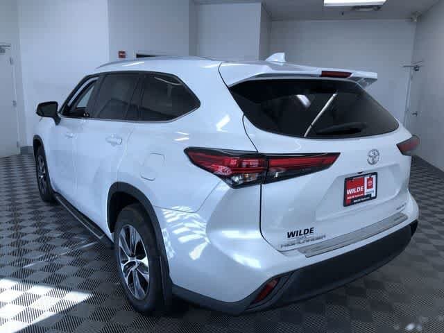 Thumbnail: 2022 Toyota Highlander - 5