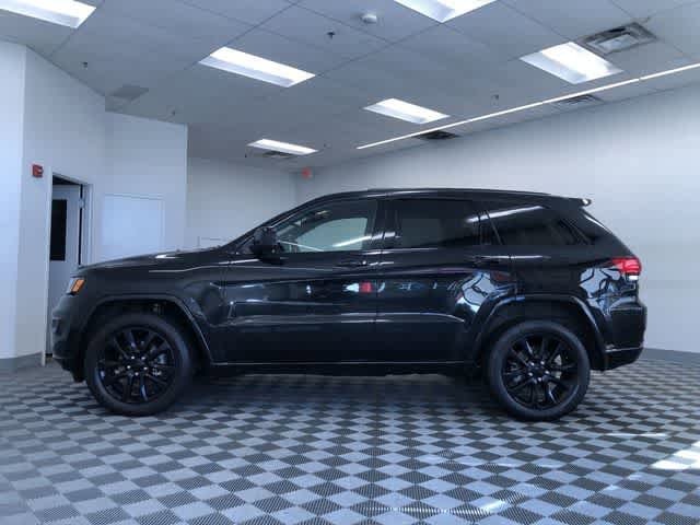 Thumbnail: 2020 Jeep Grand Cherokee - 12