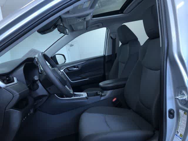 Thumbnail: 2022 Toyota RAV4 - 10