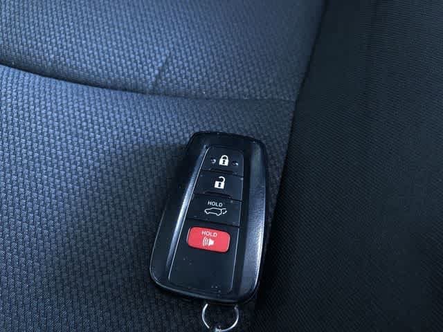 Thumbnail: 2025 Toyota RAV4 - 31