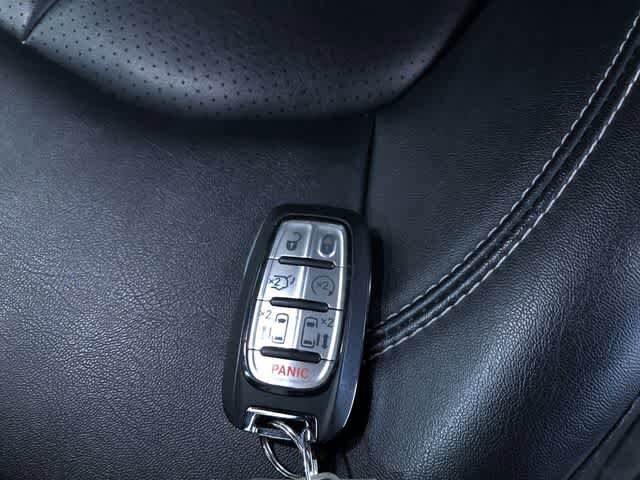 Thumbnail: 2025 Chrysler Pacifica - 32