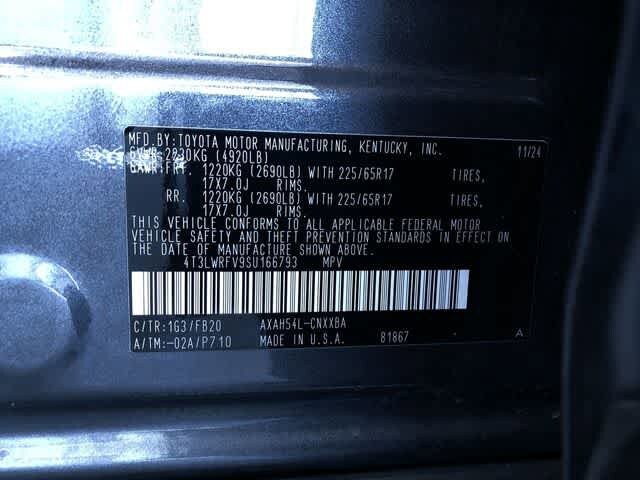 2025 Toyota RAV4 LE - Photo 33