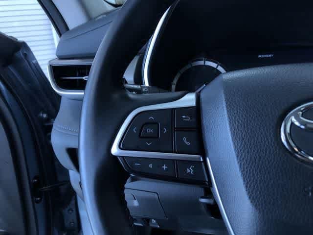 Thumbnail: 2022 Toyota Highlander - 25