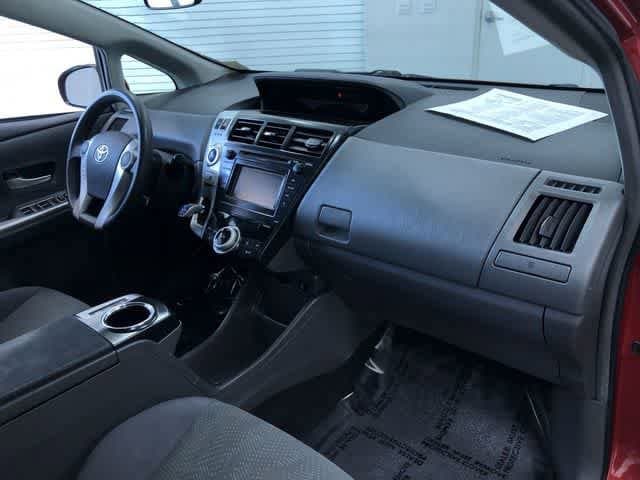 Thumbnail: 2013 Toyota Prius v - 24