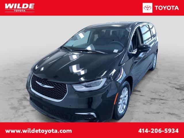 2024 Chrysler Pacifica Touring L -
                  West Allis, WI
