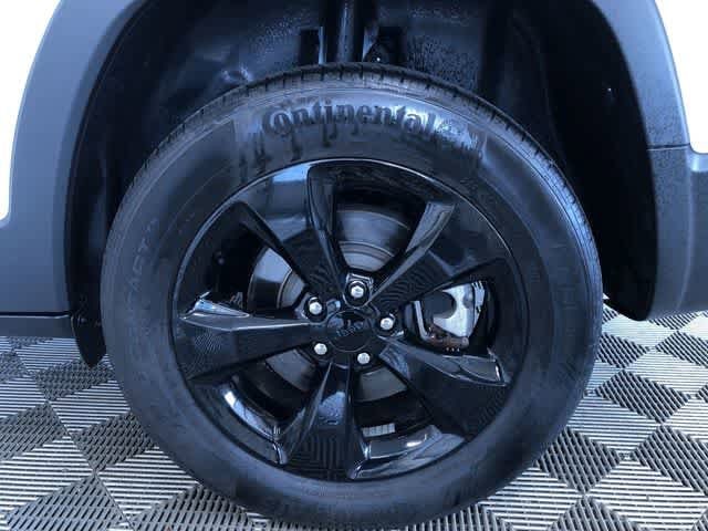 Thumbnail: 2023 Jeep Cherokee - 16