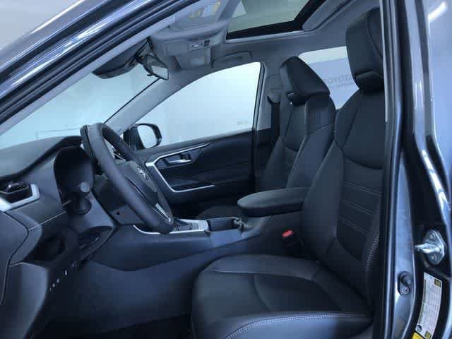 Thumbnail: 2025 Toyota RAV4 - 10