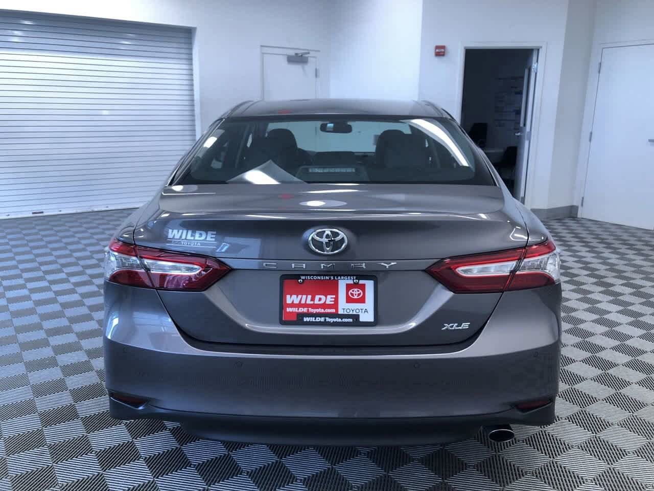 Thumbnail: 2018 Toyota Camry - 13