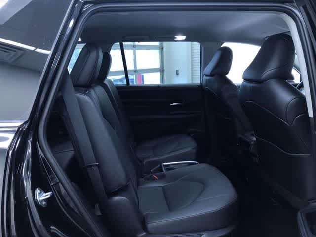 Thumbnail: 2025 Toyota Grand Highlander - 23