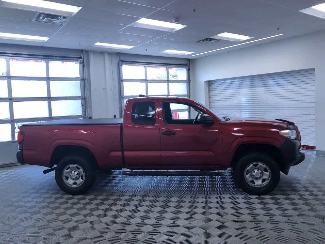 Thumbnail: 2022 Toyota Tacoma - 6