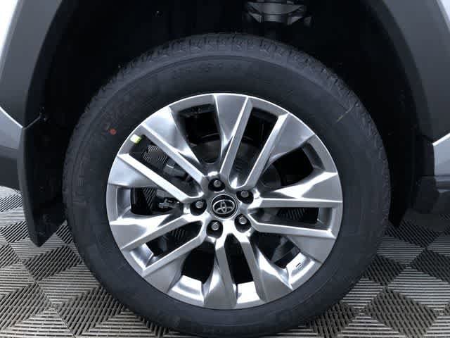 Thumbnail: 2025 Toyota RAV4 - 8