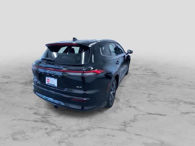 Thumbnail: 2025 Toyota Crown Signia - 9