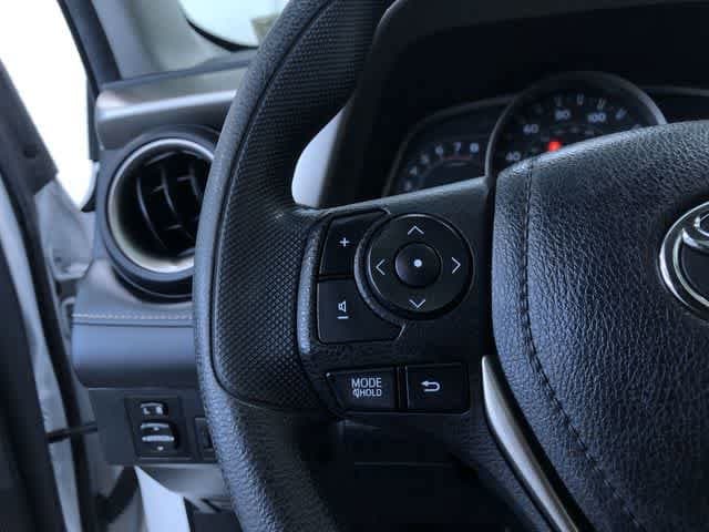 Thumbnail: 2013 Toyota RAV4 - 17