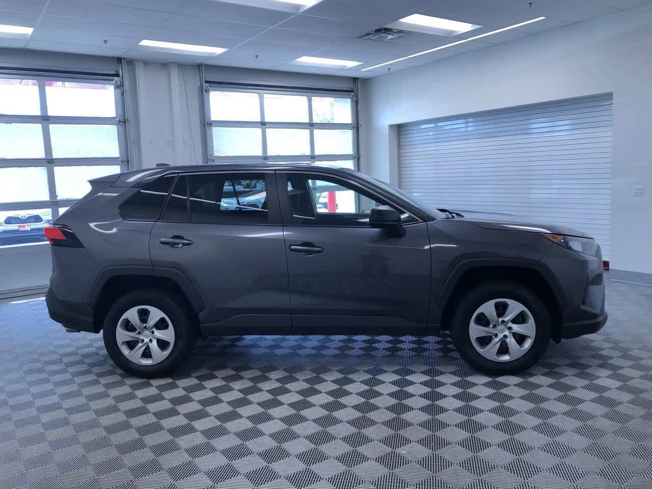 Thumbnail: 2022 Toyota RAV4 - 35