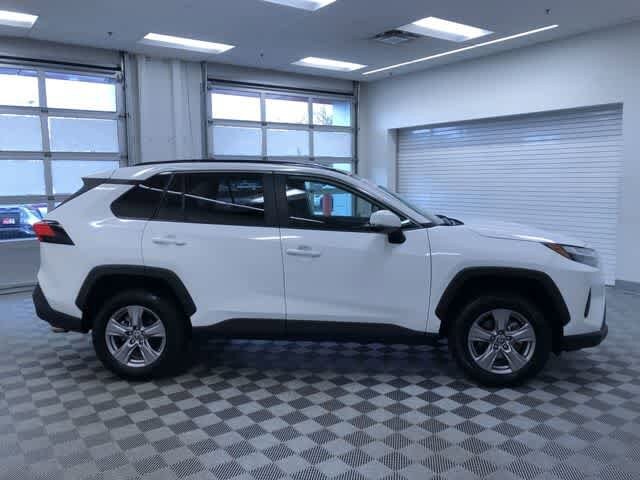 2025 Toyota RAV4 XLE - Photo 34
