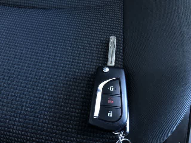 Thumbnail: 2025 Toyota RAV4 - 32