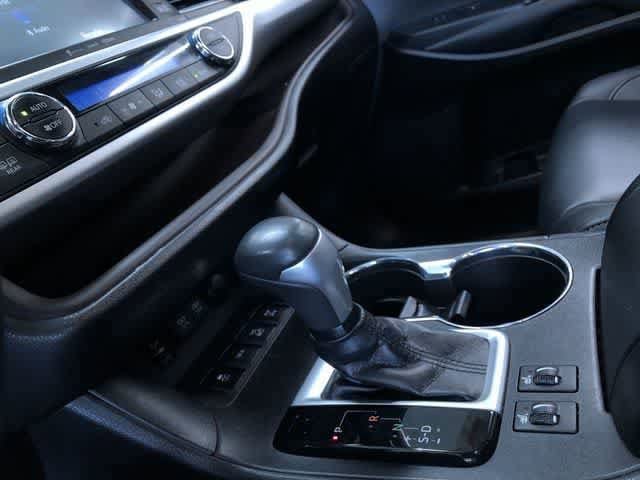 Thumbnail: 2019 Toyota Highlander - 38