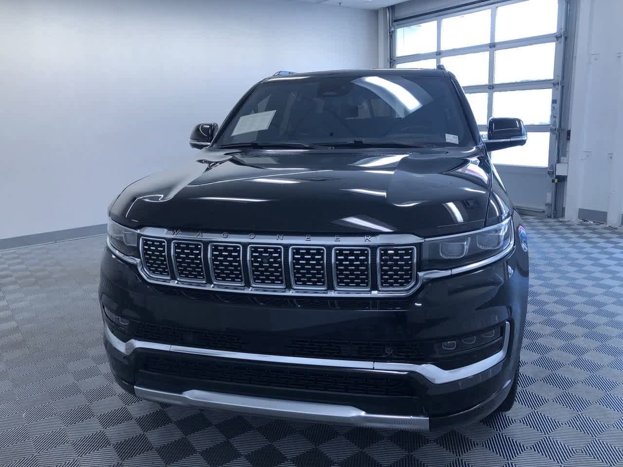 Thumbnail: 2022 Jeep Grand Wagoneer - 14