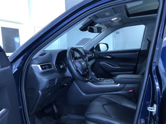 Thumbnail: 2021 Toyota Highlander - 10