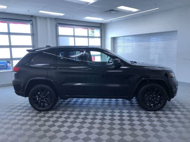 Thumbnail: 2020 Jeep Grand Cherokee - 34