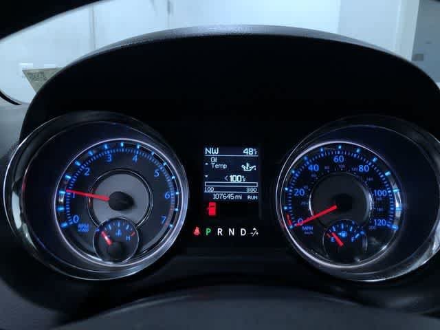 Thumbnail: 2015 Chrysler Town & Country - 30