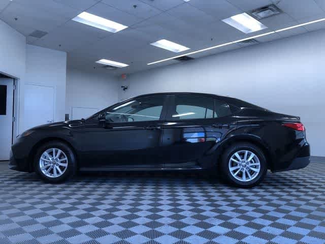 2026 Toyota Camry LE - Photo 13