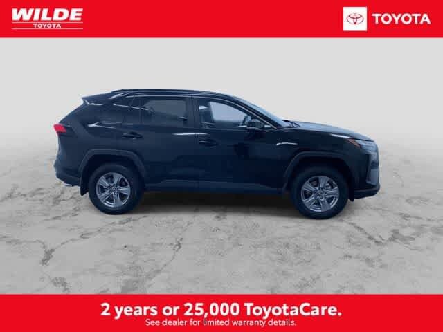 2025 Toyota RAV4 Hybrid XLE photo 2