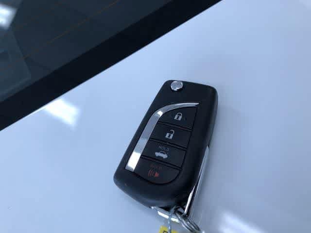 Thumbnail: 2025 Toyota Corolla - 32