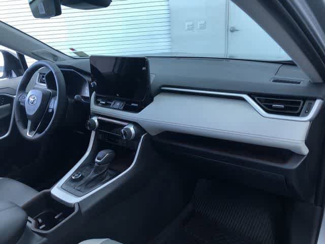 Thumbnail: 2025 Toyota RAV4 - 12