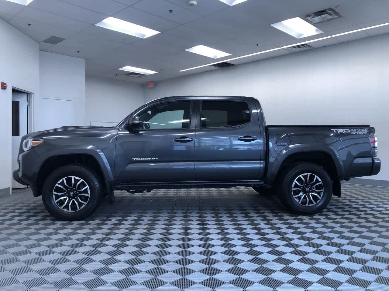 Thumbnail: 2022 Toyota Tacoma - 3
